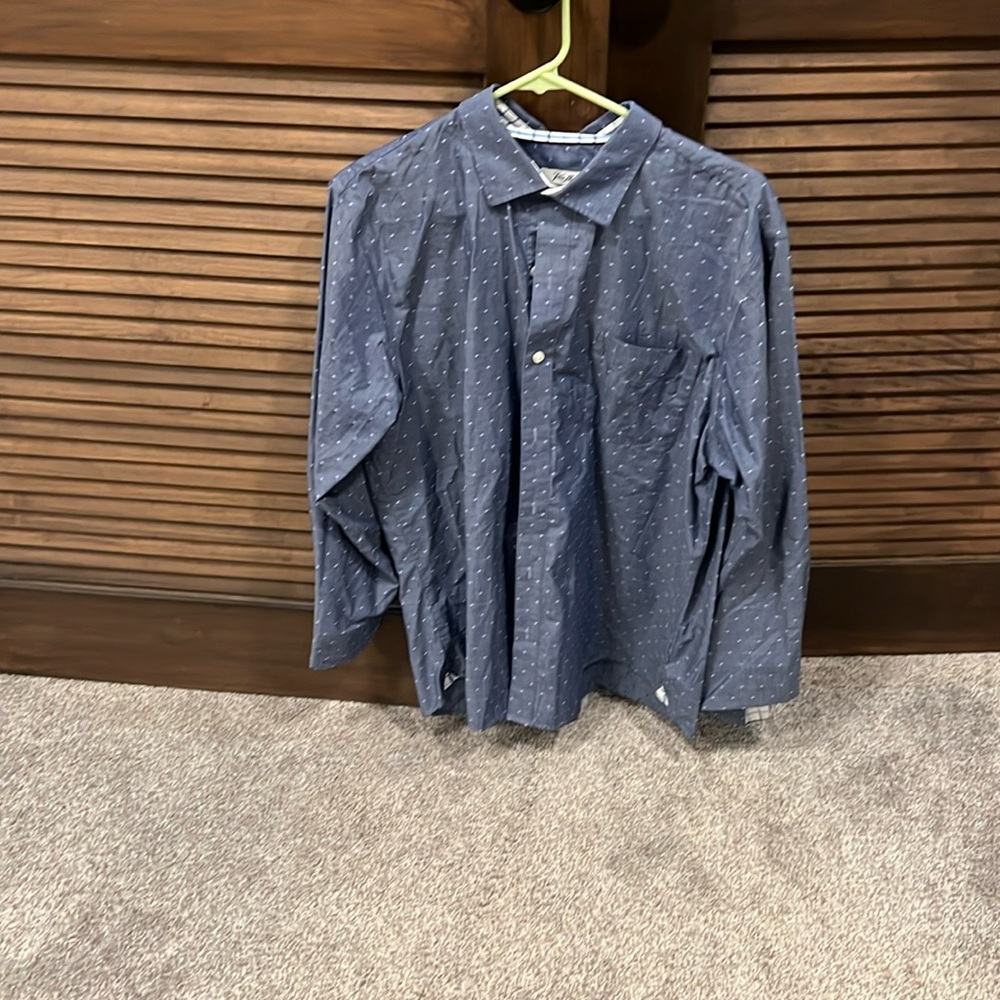 Van Heusen blue dress shirt. Large 16/16.5 neck